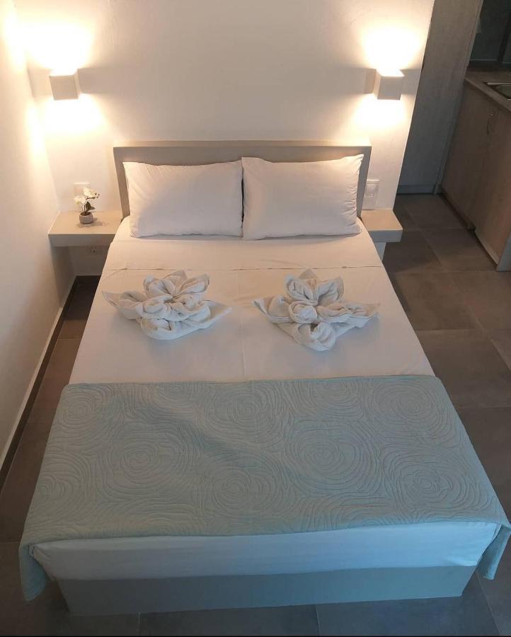 Mavrikou Helen Apartments スキロス エクステリア 写真
